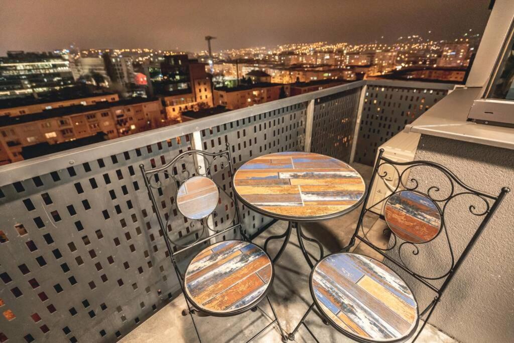 Briana Luxury Panoramic View Διαμέρισμα Κλουζ-Ναπόκα Εξωτερικό φωτογραφία